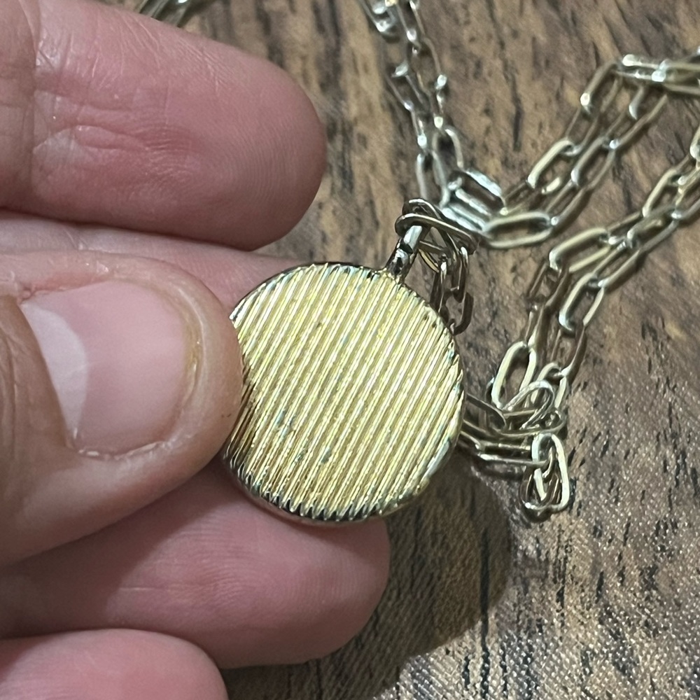 Bublebar M Initial zirconia Pendant Necklace - Picture 4 of 9